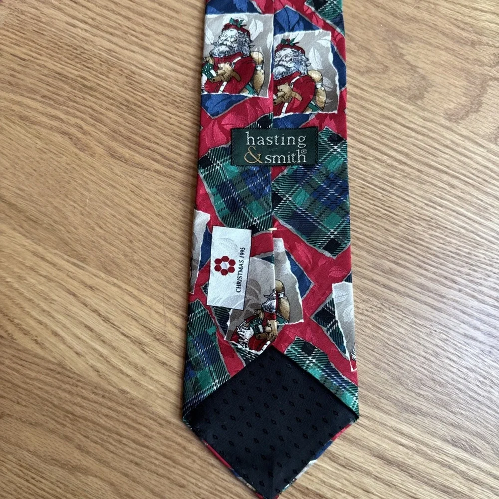 Christmas Silk Tie Santa With Horse & Bear Toys 54 Inches 1995‎ NEW Unworn